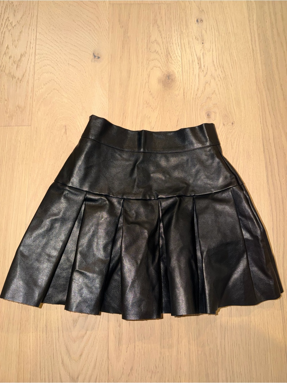 Fashion nova leather skirt
